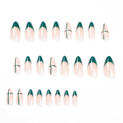 Kunstvolle Nailart mit modernem Geometrie-Design Brehn