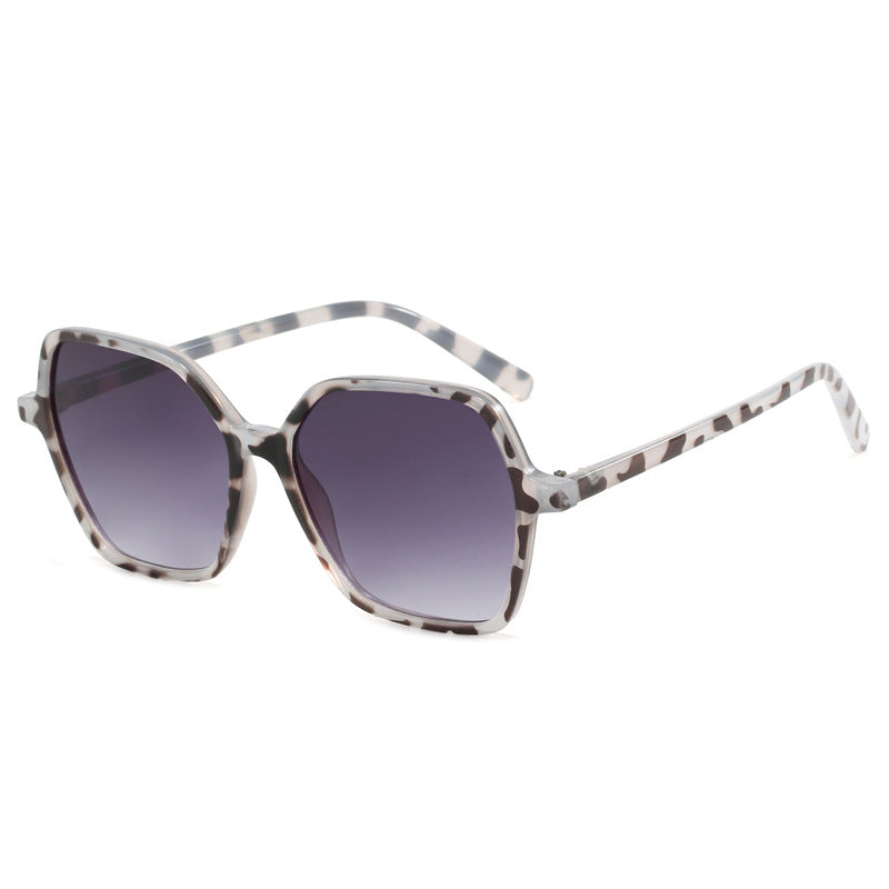 Damen oversized Sonnenbrille im faszinierenden Design Brehn
