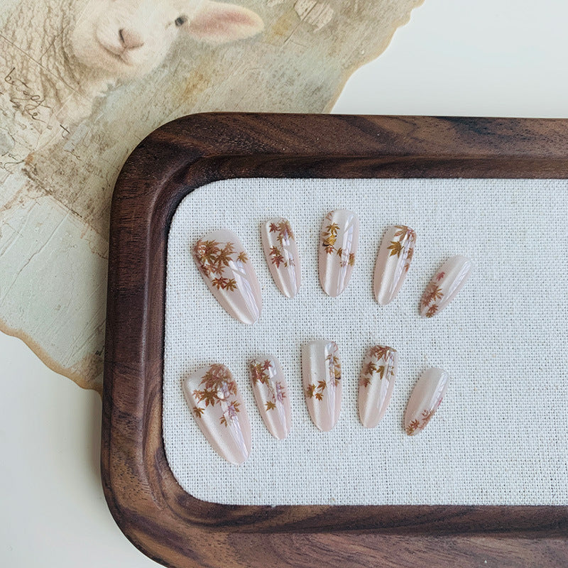 Elegantes herbstliches Nagelkunst-Set