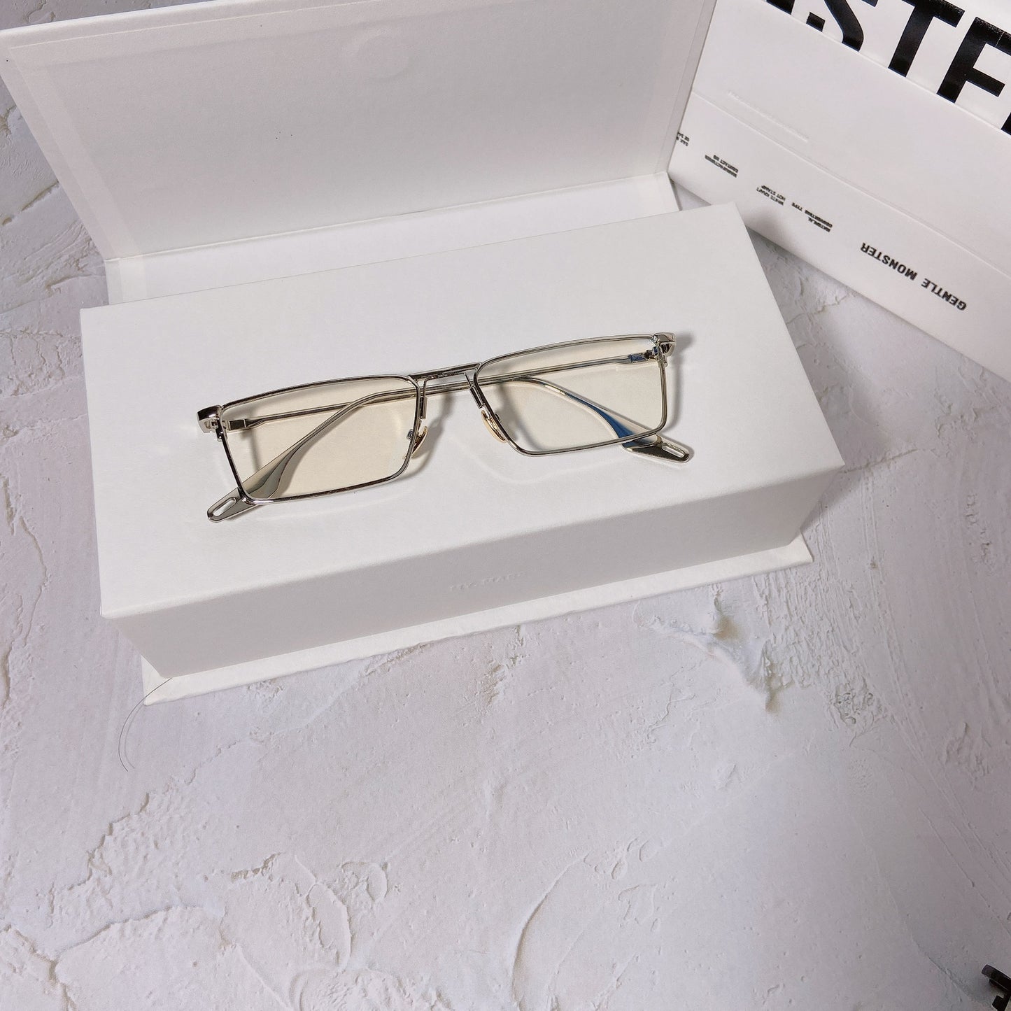 Modische Sonnenbrille mit Rechteckigem Metallrahmen Brehn