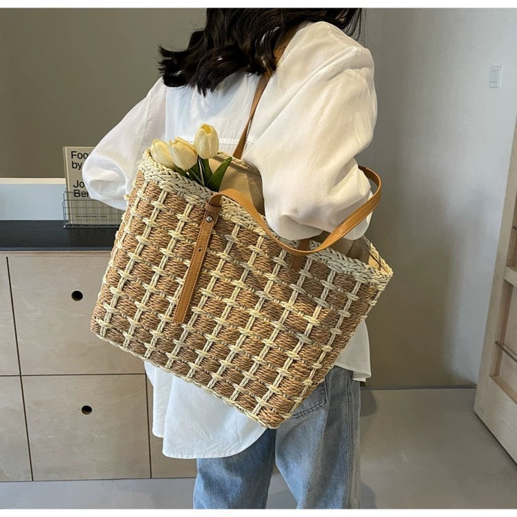 Geräumige Handtasche mit Geflochtenem Design Brehn