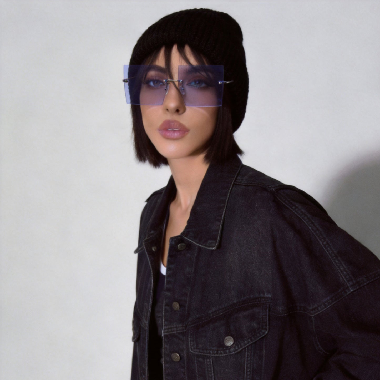 Damen modische quadratische Sonnenbrille mit breiten Gläsern und filigranem Metallrahmen Brehn