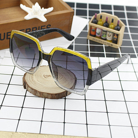 Damen extravagante quadratische Sonnenbrille mit einzigartigem Design Brehn