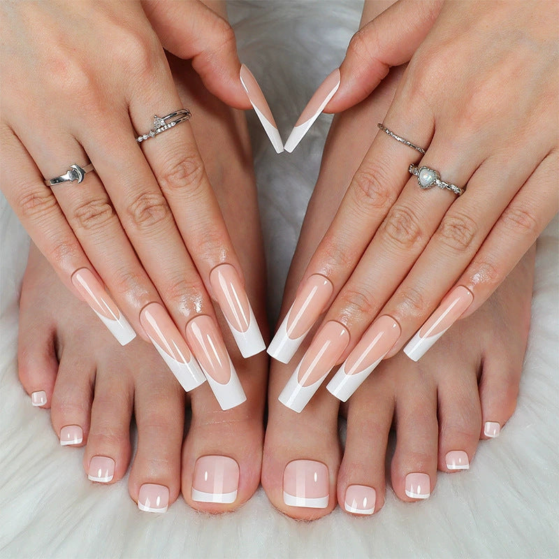 Stylisches Press-On-Nagelset mit elegantem französischen Spitzen-Design Brehn