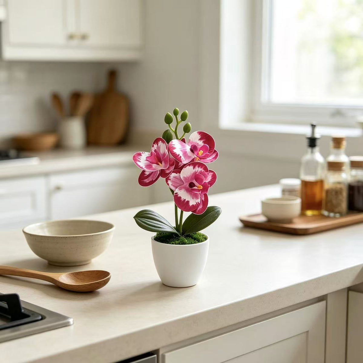 Lebensechte Orchideenblumenarrangement