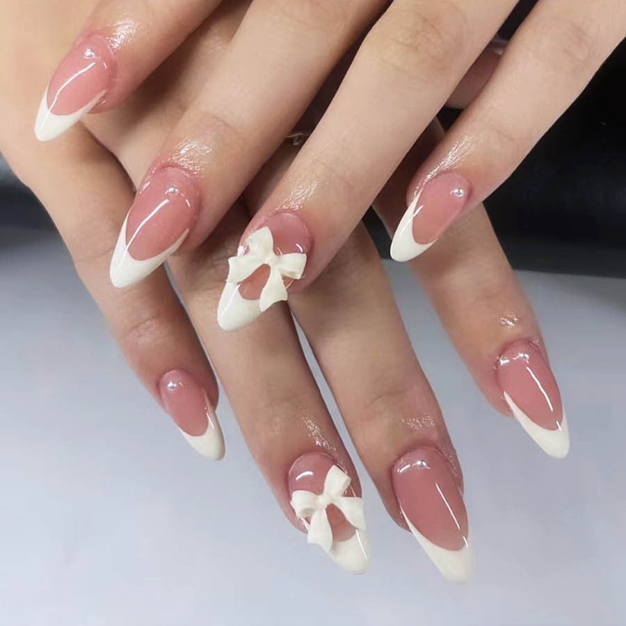 Kunstnagelset mit luxuriösen 3D-Schleifenverzierungen Brehn