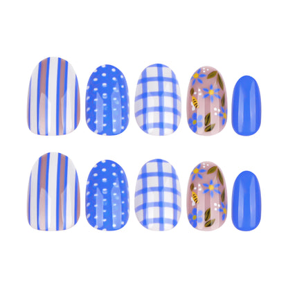 Kunstvolle Nagelkunst mit floralen und geometrischen Designs Brehn