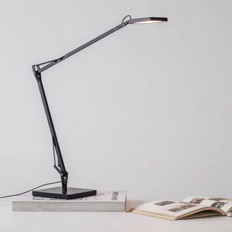 Verstellbare LED-Schreibtischlampe