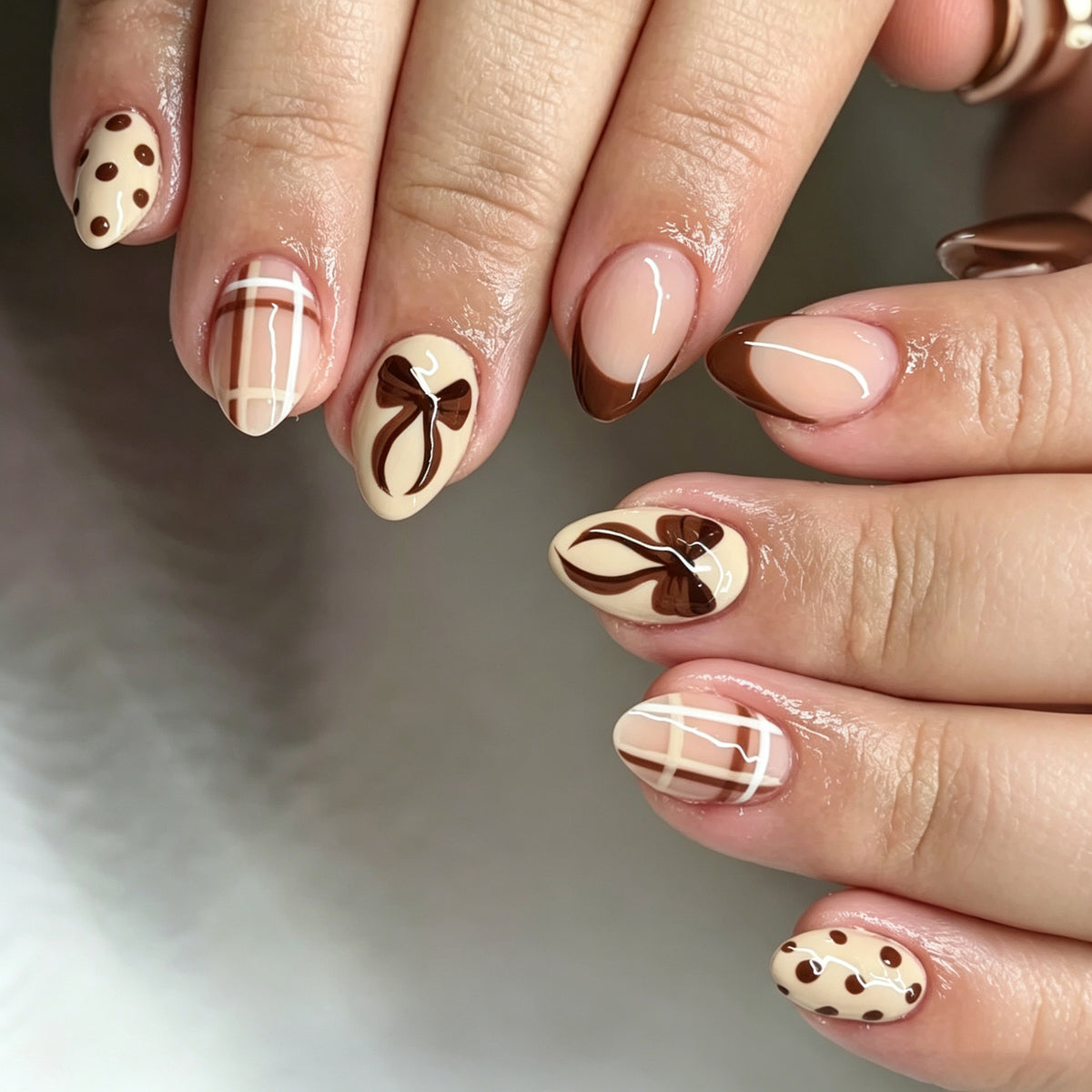 Künstlerisches Schokoladen-inspiriertes Press-On Nagelkunstset Brehn
