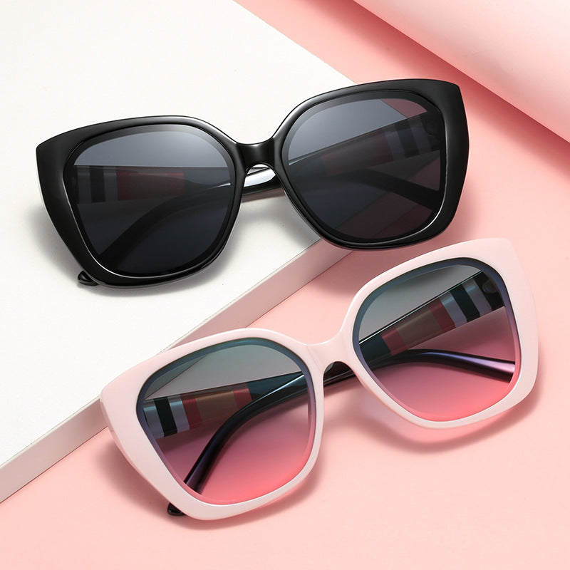 Damen modische Brille im auffälligen Retro-Stil Brehn