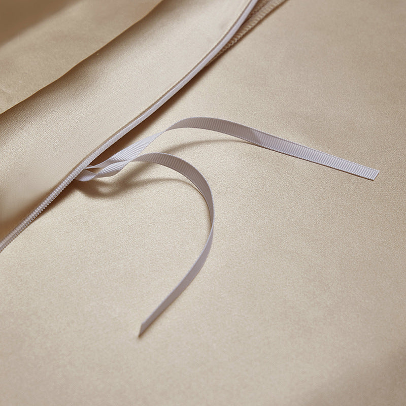Luxuriöser seidenähnlicher Satin Bettwäsche Set mit Steppdecke und Kissenbezügen