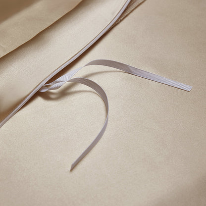 Luxuriöser seidenähnlicher Satin Bettwäsche Set mit Steppdecke und Kissenbezügen