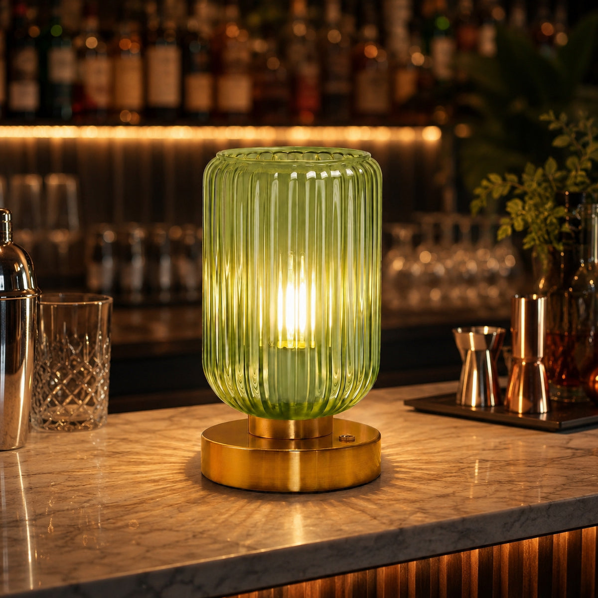 Vintage-Glas-Tischlampe mit goldener Basis