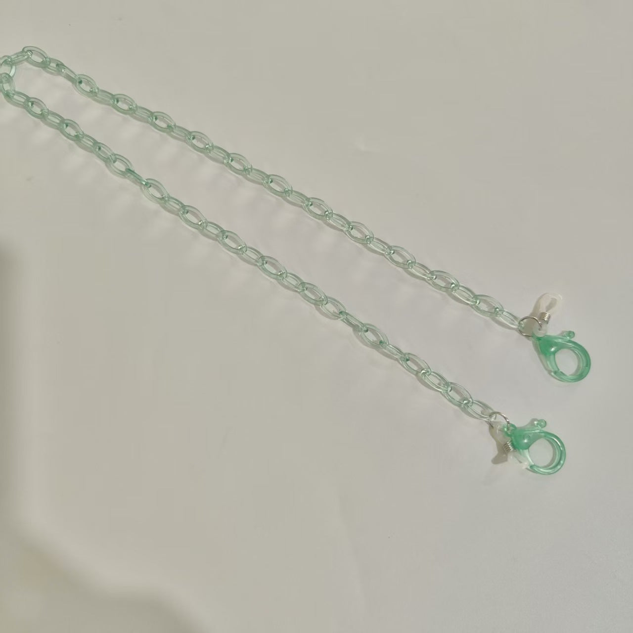 Handgemachte Brillenhalterkette Aus Transparentem Material Brehn