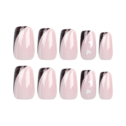 Kunstvolle Nagelkunst mit elegantem Glitter und Herzdesign Brehn