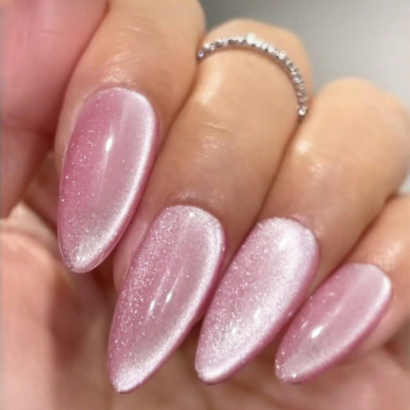 Glänzende Kunstnägel mit elegantem Ombre-Effekt Brehn