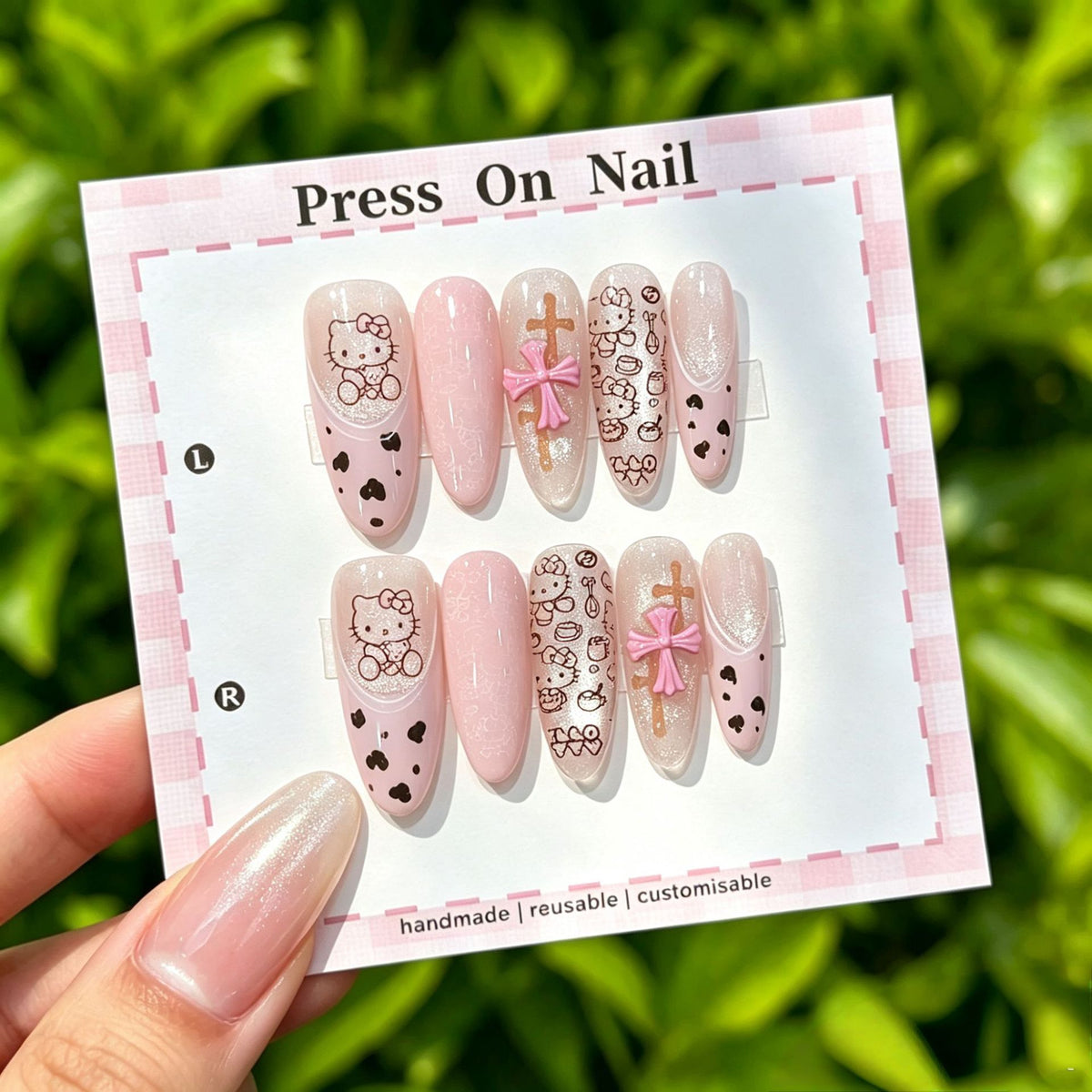 Künstlerisches Press-On Nägel Set mit tropischen und floralen Akzenten