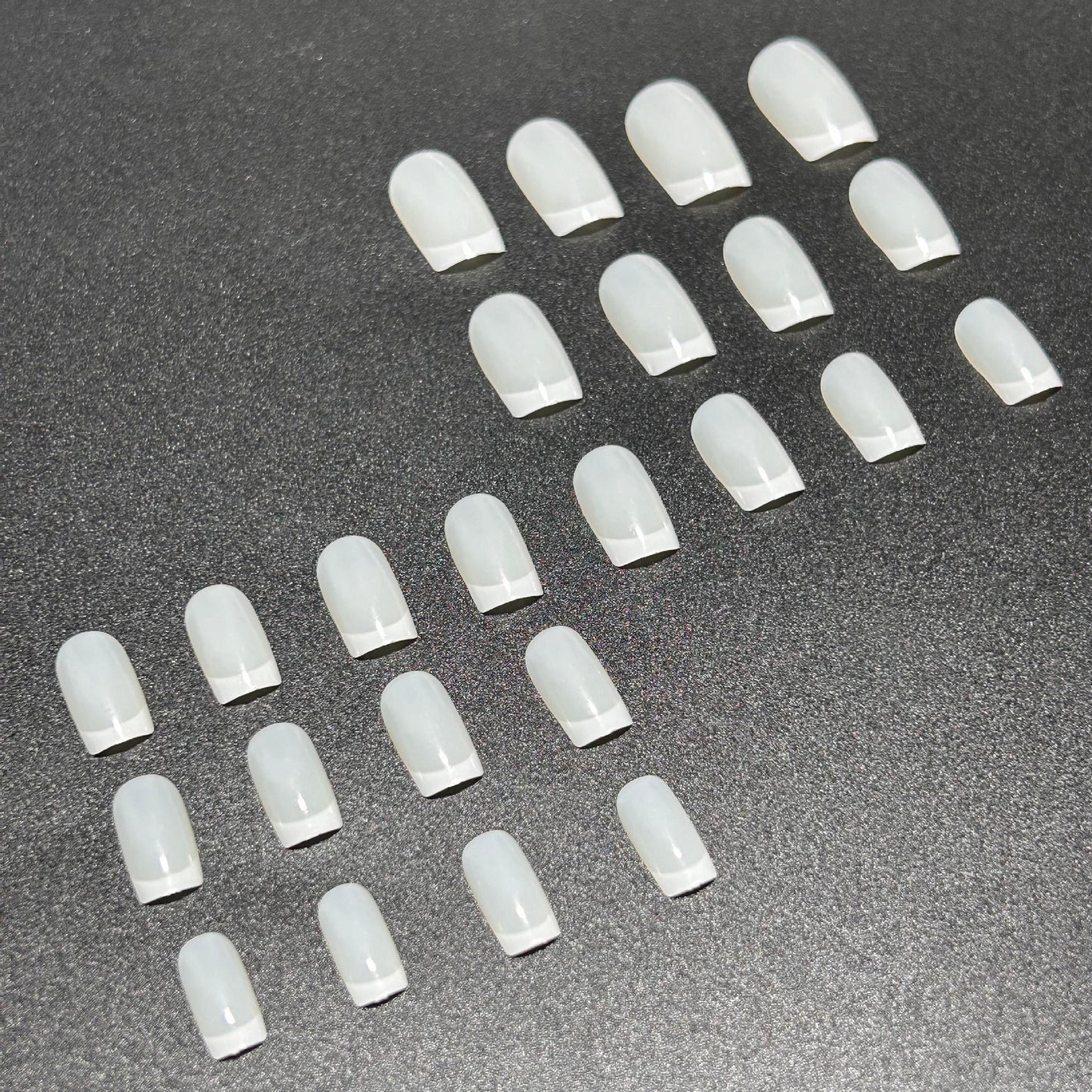Elegantes French Tip Press-On Nagel Set Brehn