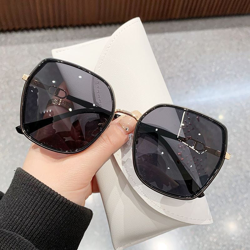 Damen stilvolle Sonnenbrille im modernen Design Brehn