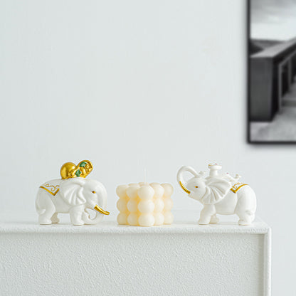 Elegante Elefantenfigur aus hochwertiger Keramik Brehn