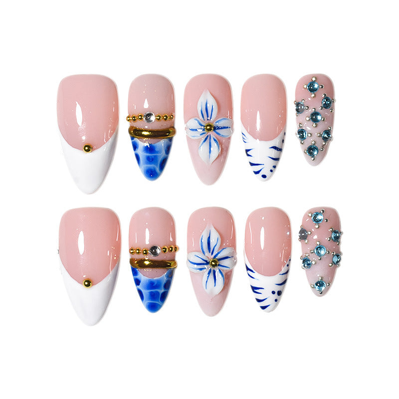 Elegante Künstlerische Press-On Nagelverlängerungen Brehn