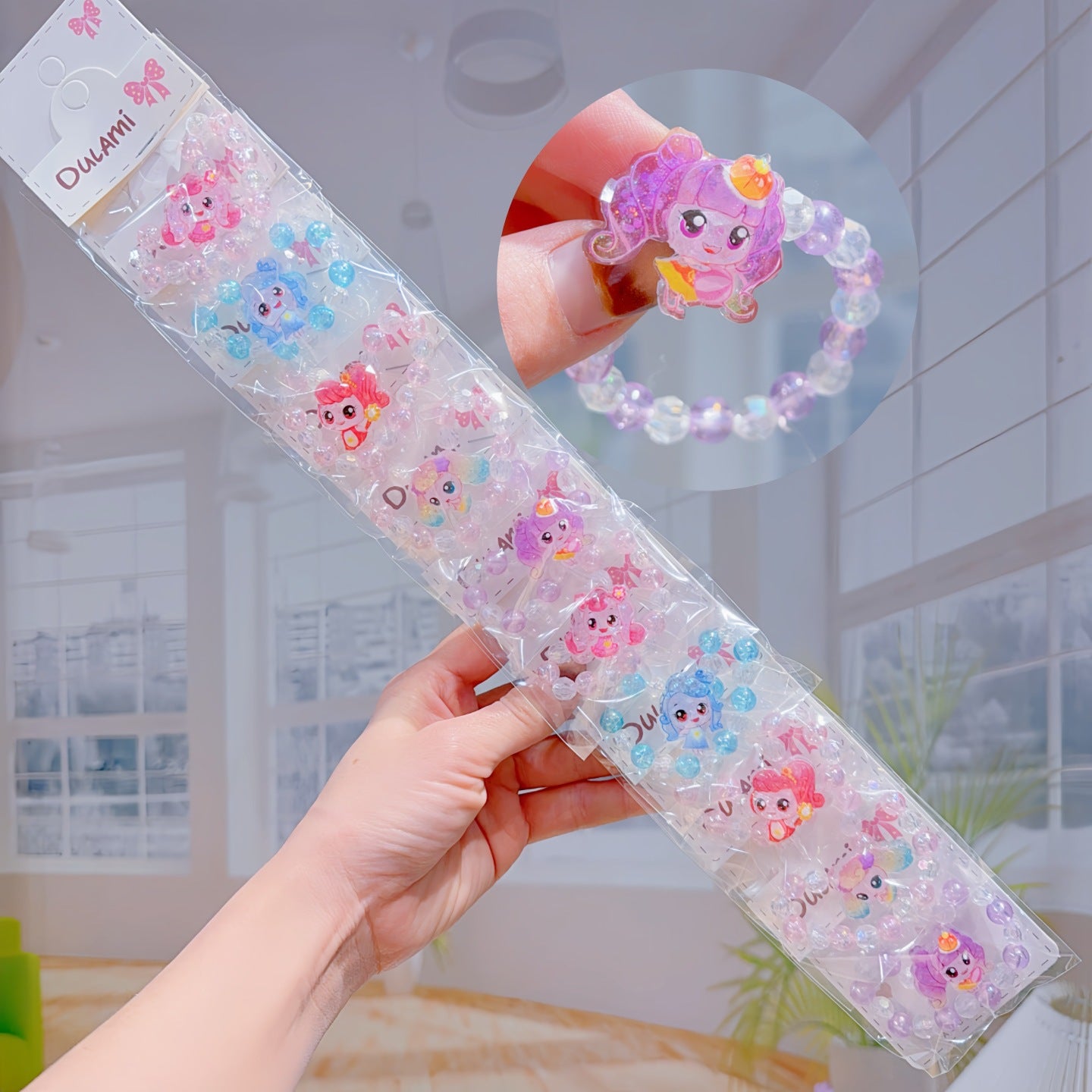 Verspieltes Armband mit Cartoon-Anhängern Brehn