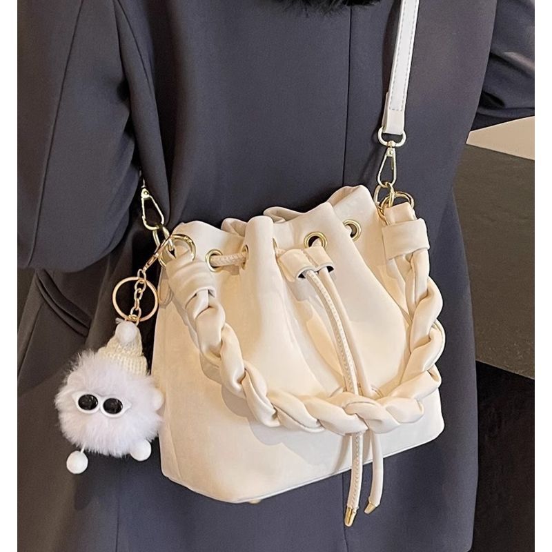 Stylische gehäkelte Schultertasche Brehn
