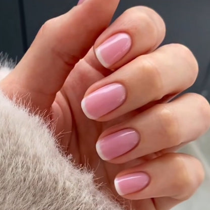 Kunstvolle Nagelverzierung mit französischen Spitzen Brehn