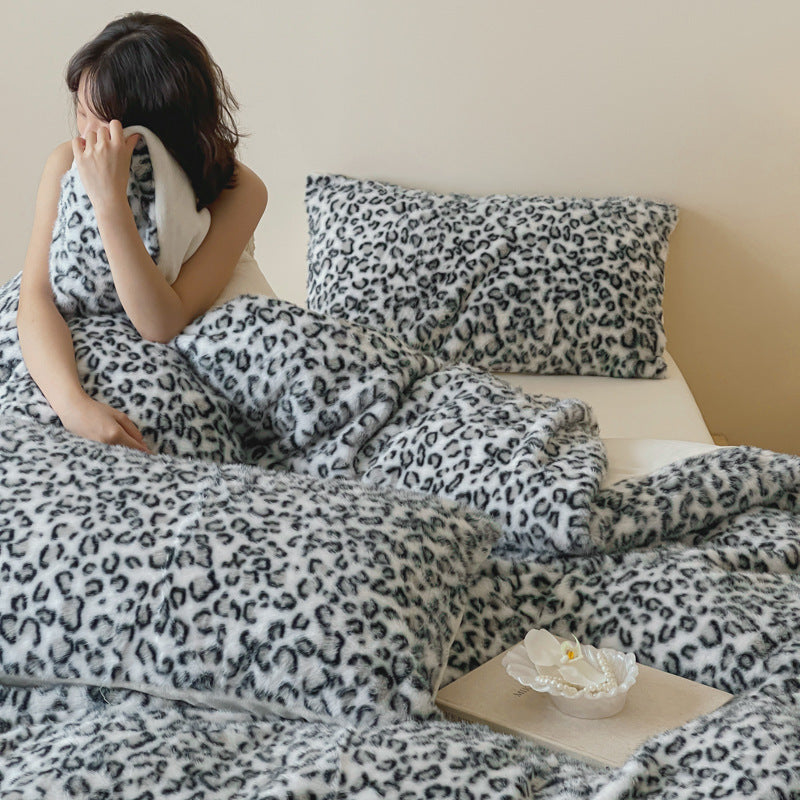 Plüsch-Bettwäsche-Set mit Animal-Print und extrafluffiger Minky-Oberfläche
