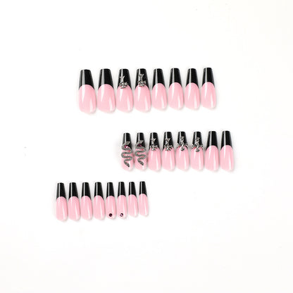 Kunstvolle Stiletto-Nägel mit Glitzer-Akzenten und Kreativdesign Brehn