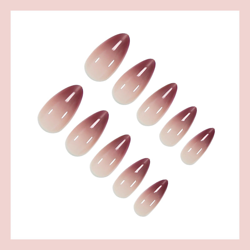 Kunstnagelset in stilvollem Ombre-Design Brehn