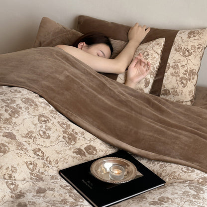 Luxuriöses Samt-Bettwäsche-Set mit floralem Relief und Satin-Rahmen