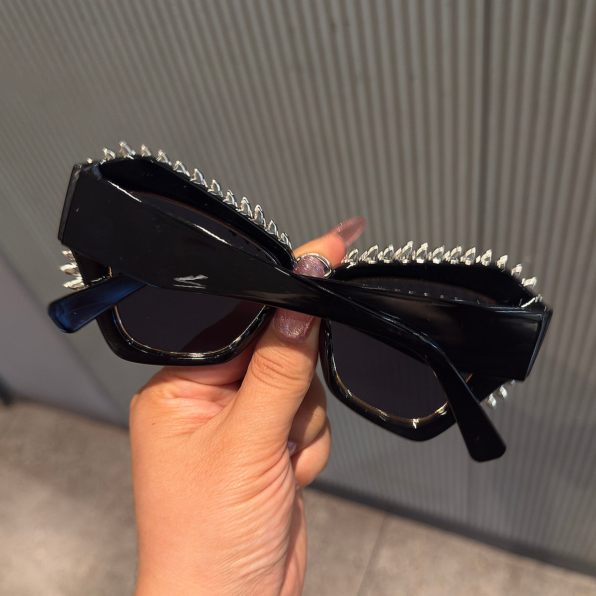 Damen extravagante Cat-Eye-Sonnenbrille mit funkelnden Kristallspitzen Brehn