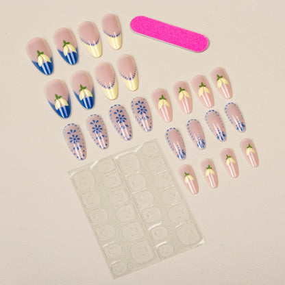 Dekorative Nagelkunst