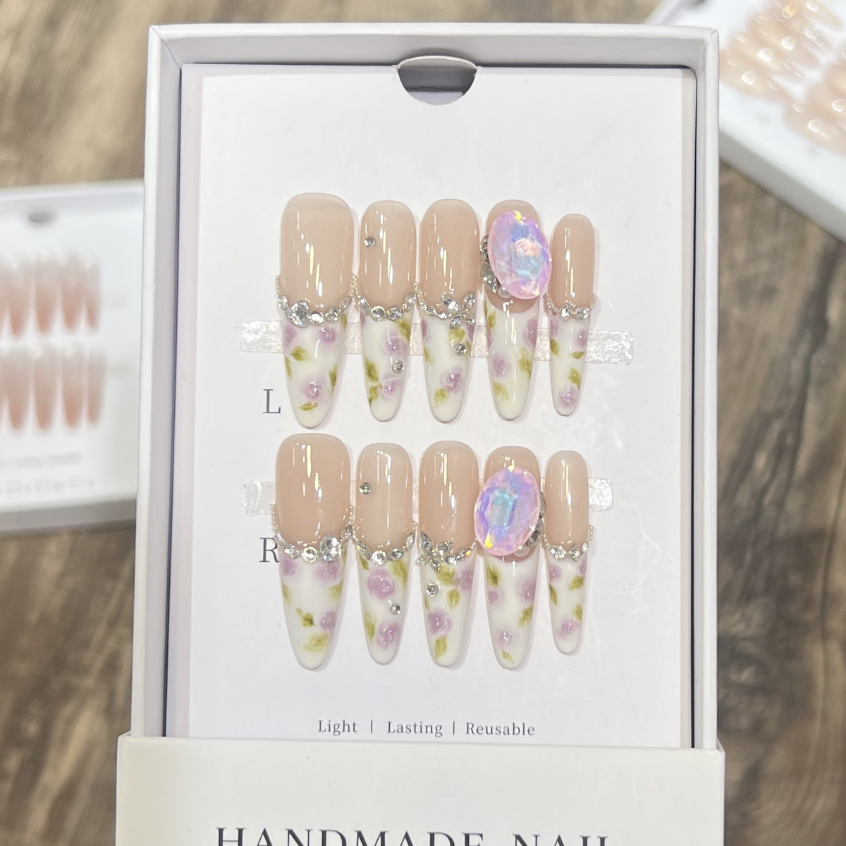 Dekorativer Floral Stiletto Press-On Nail Set Brehn