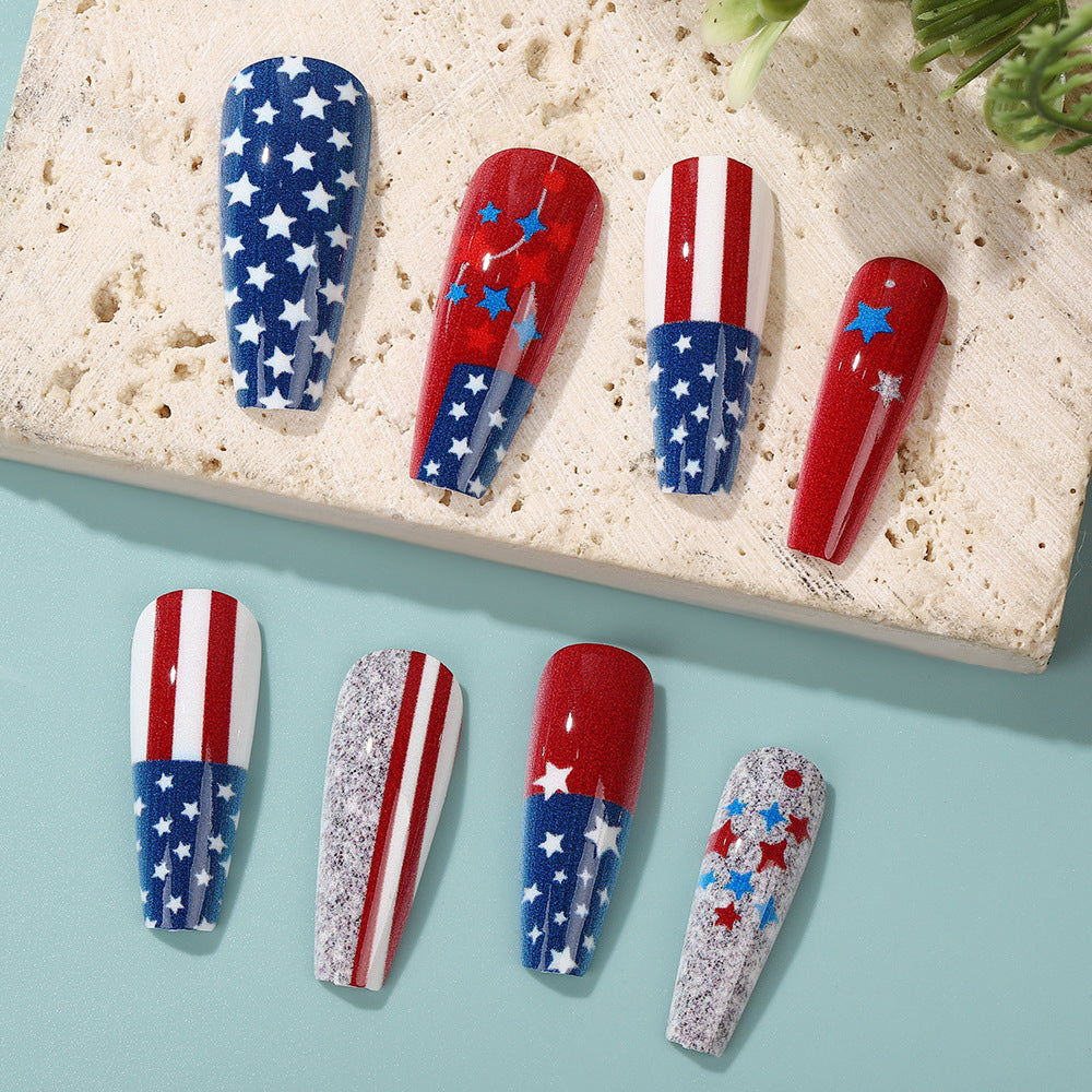 Kreative Nagelkunst mit patriotischem Design Brehn
