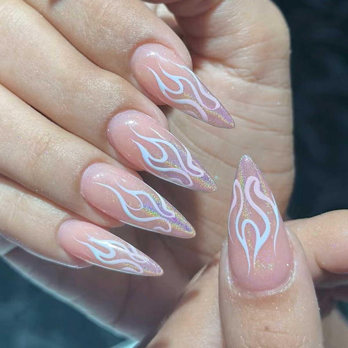 Flame Accent Stiletto Nagelkunst
