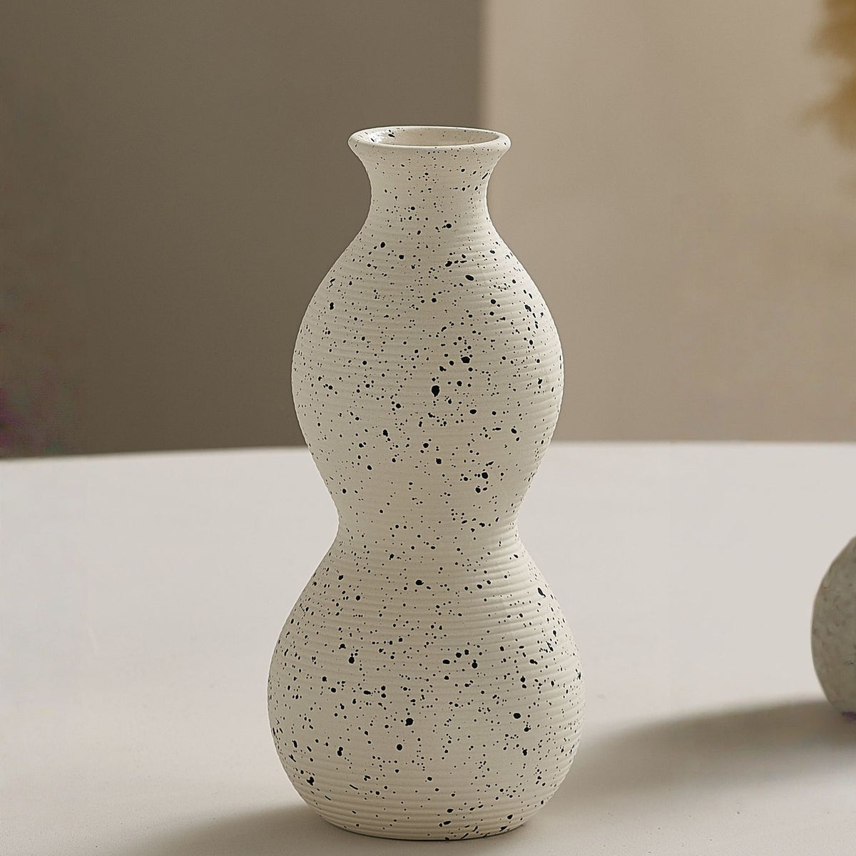 Elegante und Kunstvolle Keramikvase Brehn