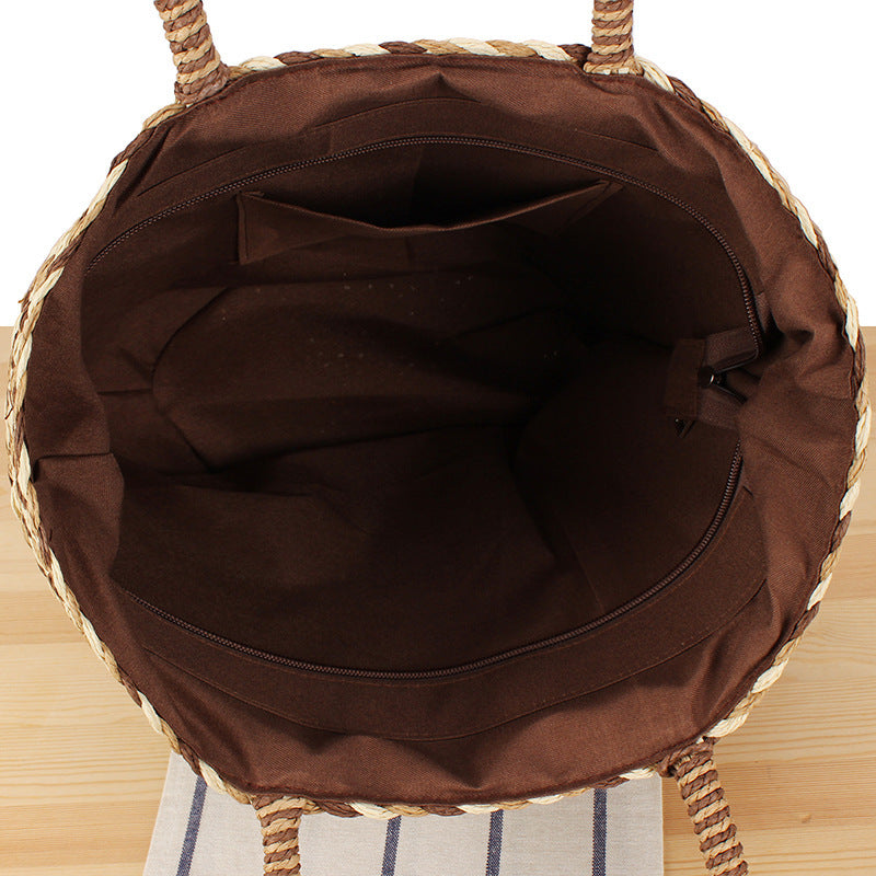 Modische Korbtasche mit Dekorativen Pompons Brehn