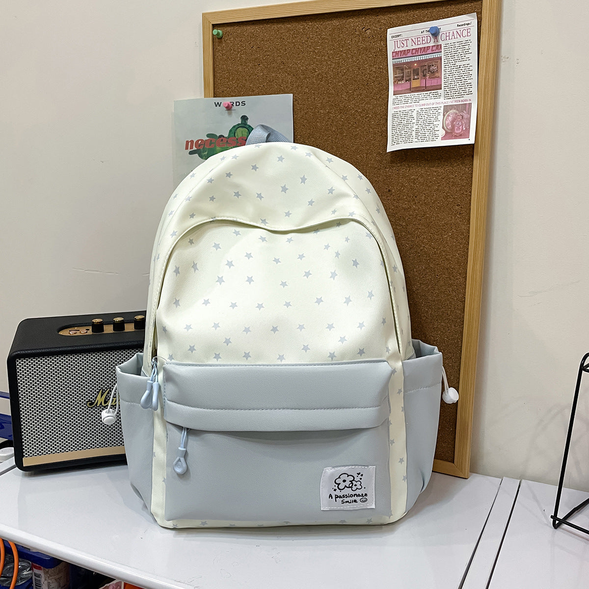 Leichter Schulrucksack mit Sternenmuster