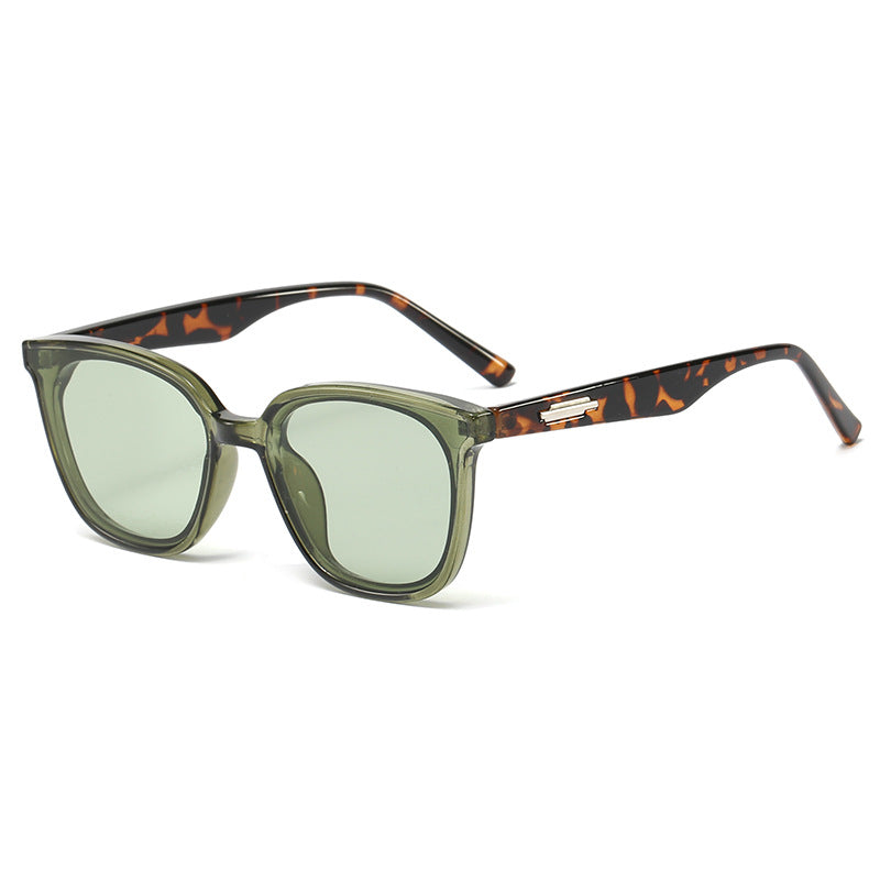 Damen stilvolle Sonnenbrille mit robustem und modernem Design Brehn