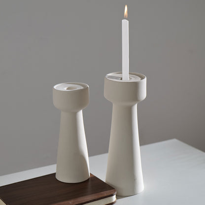 Moderner Minimalistischer Kerzenhalter aus Keramik