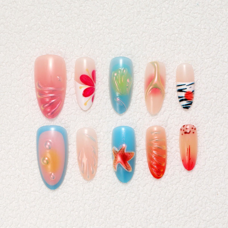 Kunstvolle Nagelspitzen mit maritimen Motiven Brehn