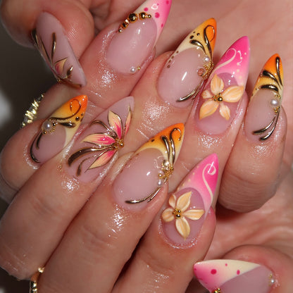 Hochwertige florale Nagelkunstverlängerungen Brehn