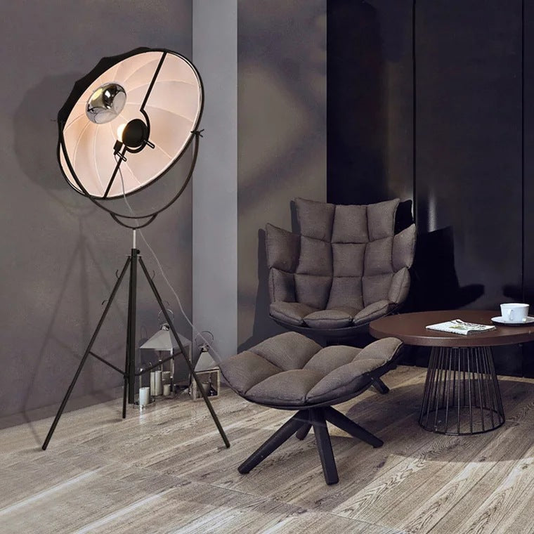 Stilvolle Stativ-Stehlampe