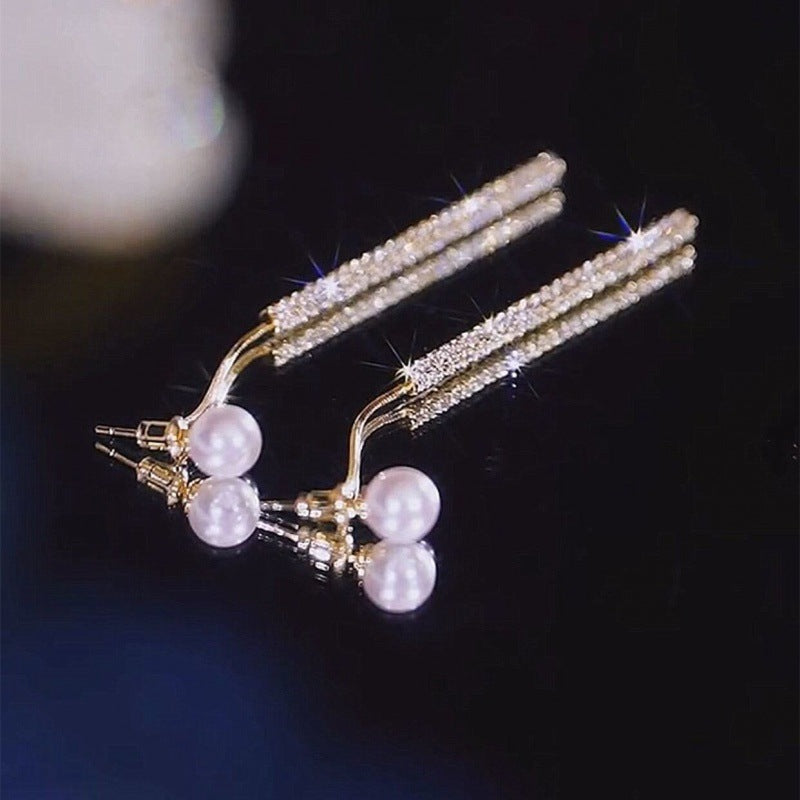 Elegante und Funkelnde Ohrstecker Brehn