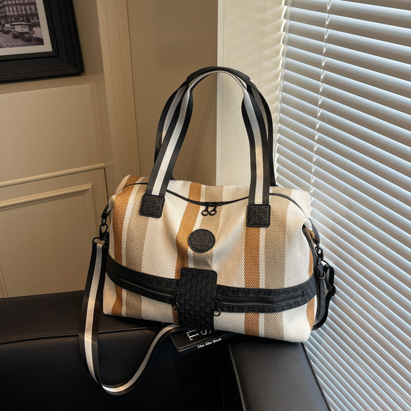 Stylische gestreifte Wochenend-Duffel-Tasche Brehn