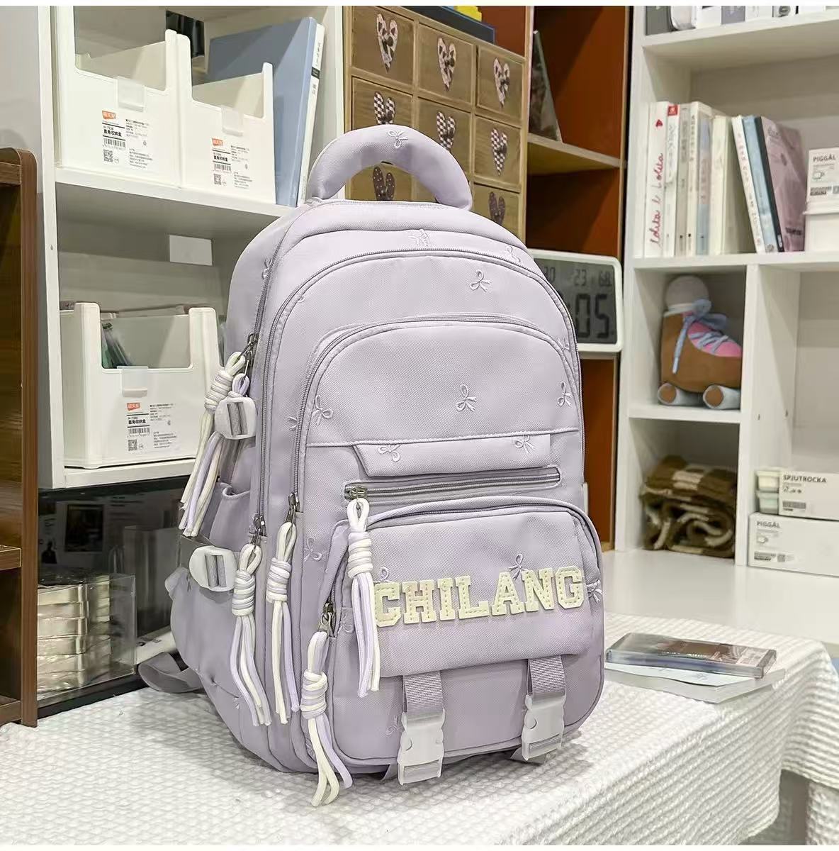 Mehrfächer gestickter Schulrucksack