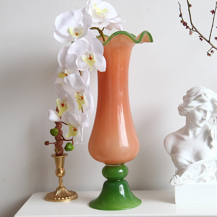 Mouthblown gerippte Podest Kunstglas Trompetenvase Brehn