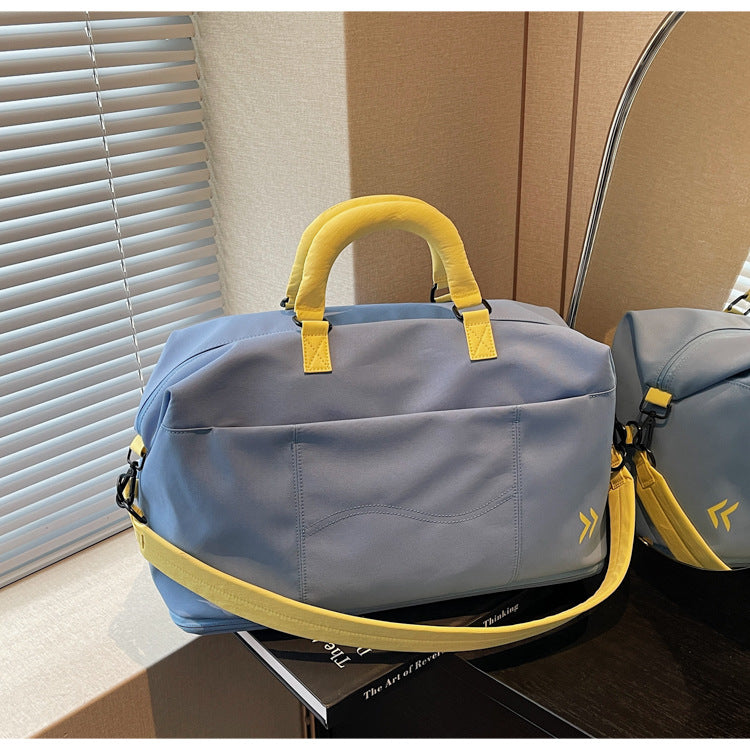 Elegante Und Geräumige Reisetasche Mit Robustem Design Brehn